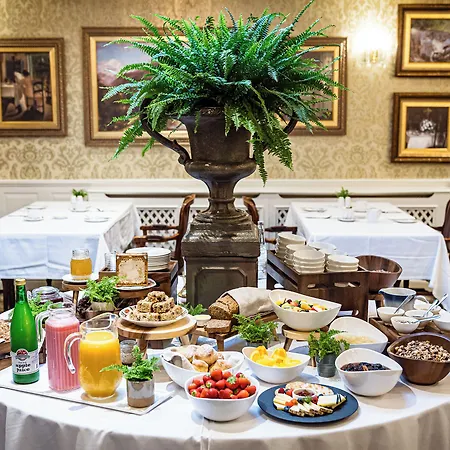 Hotel Fernhill House & Gardens