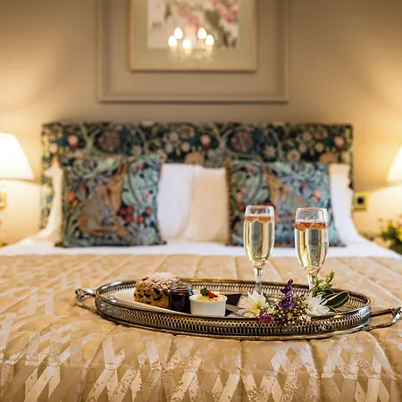 Fernhill House & Gardens 4*