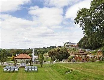 Fernhill House & Gardens 4*