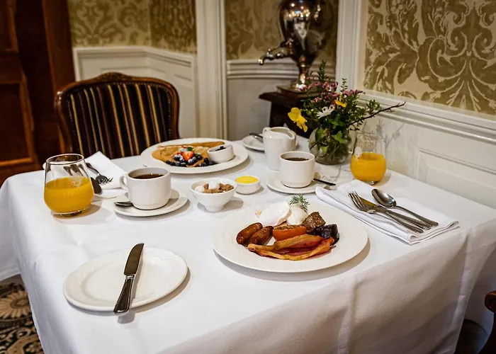 Fernhill House & Gardens