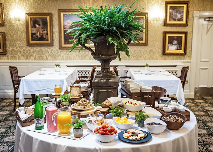 Hotel Fernhill House & Gardens