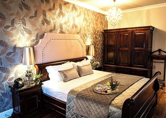 Fernhill House & Gardens 4*
