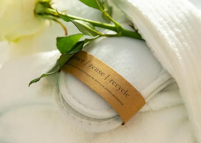 Fernhill House & Gardens 4*