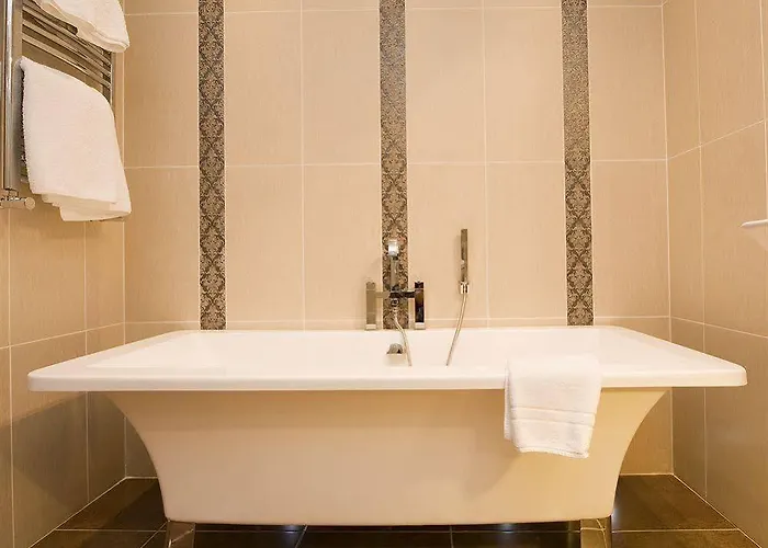 Fernhill House & Gardens